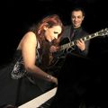 Dúo de jazz actuando en cóctel elegante en Guadalajara