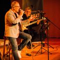 Tributo a Serrat en concierto íntimo en restaurante de lujo