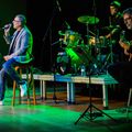 Banda tributo a Serrat tocando en fiestas populares en Valencia