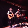 Contrata a este duo haciendole tributo a los Beatles para tu boda