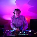Boka hyr DJ för din fest företagsfest julfest bröllop