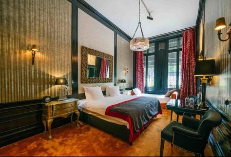 yırtık amsterdam