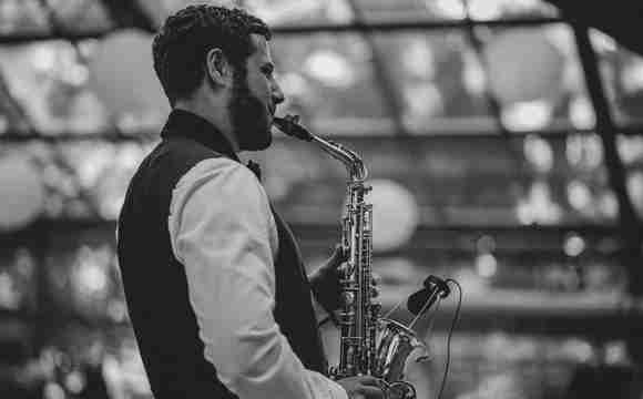Saxofonist für Ihre Hochzeit buchen
