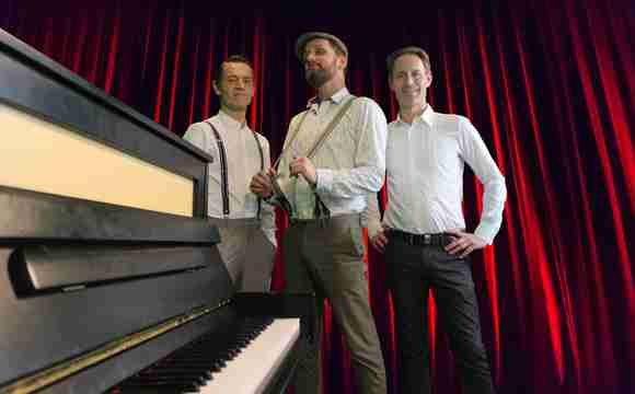Trio Buskers Deluxe