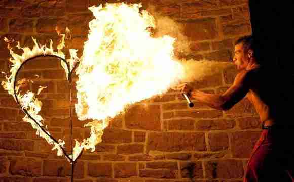 Feuerspucker FeuJer buchen