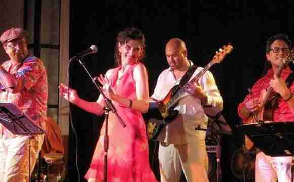 latin band boeken receptie