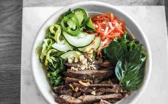 Nuddelsalat med oksekød