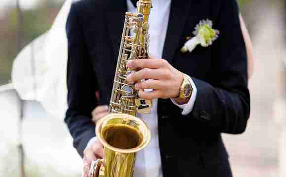 saxofonist boeken bruiloft