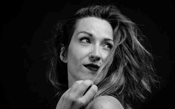 Cantante y DJ de reggae en evento corporativo en Madrid