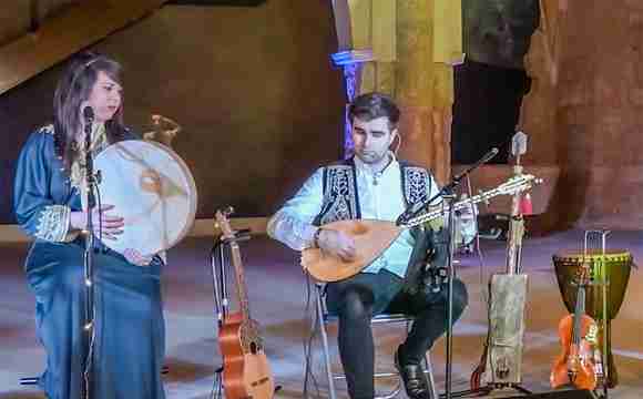 Dúo Arqueólogos de la Tradición en festivales culturales en España
