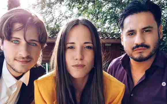Música en directo con voz femenina y contrabajo en Valencia
