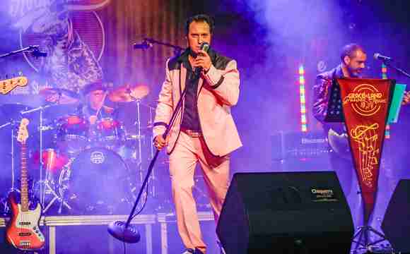 revive la magia de Elvis