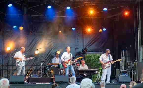 Tribute Dire Straits