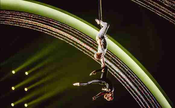 boek The Aerial Dance Duo