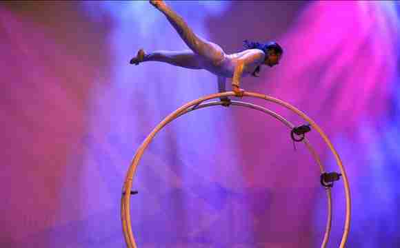 Acrobatiek-huren-evenement-bedrijfsfeest.jpg