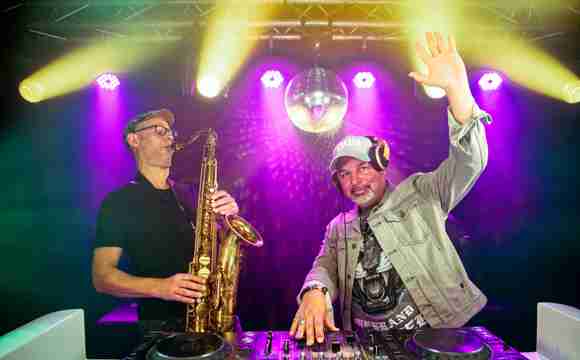 Saxo Beatz boeken
