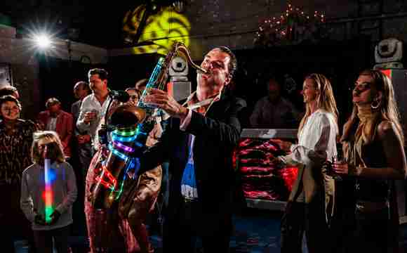 De Sax Man live promopic