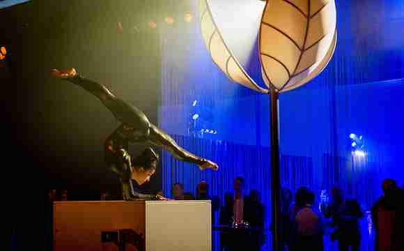 square acrobatic huren