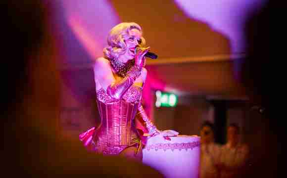 burlesque .taart boeken.jpeg