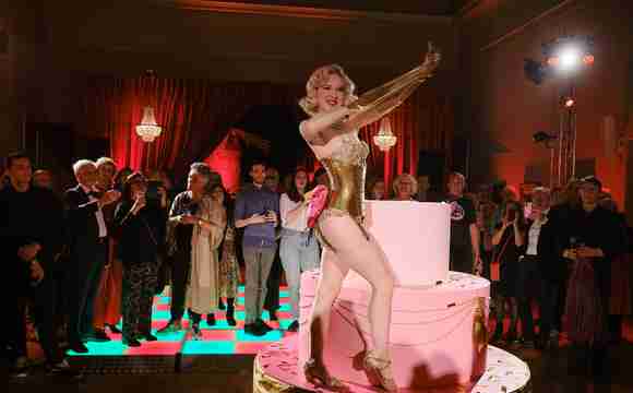 burlesque .act huren.jpeg