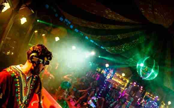 LLout @ Spiegeltent, Camping de Lievelinge