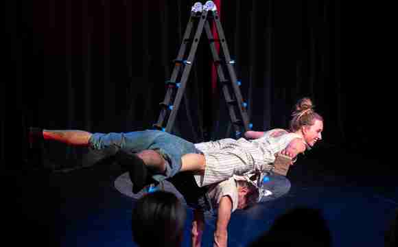 Upside Down acro @JonasKonijnenberg HR P