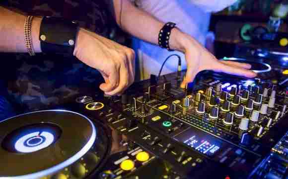 house dj boeken