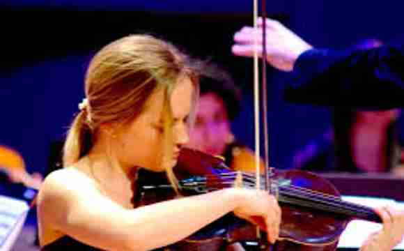 Violinist Helena