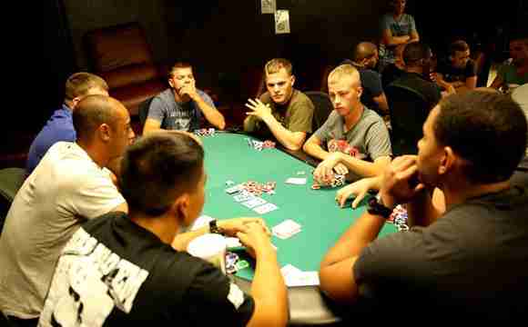 hyr pokerbord