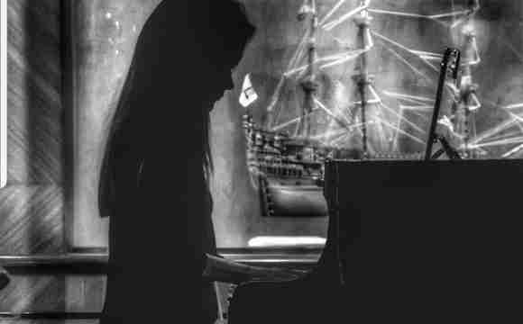 pianist-isobel