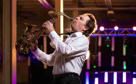 Saxofonist boeken festival