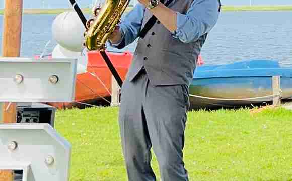Saxofonist-huren-receptie-borrel