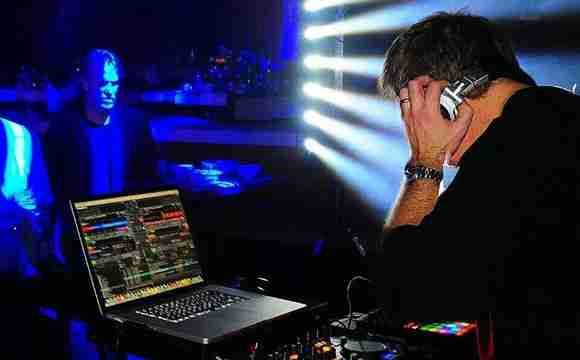 Hyr DJ Westcoast för ditt företagevenemng, fest eller bröllop 