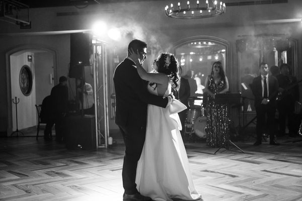 book dit bryllup band