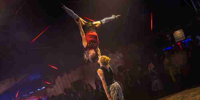 Acrobaat boeken Evenses