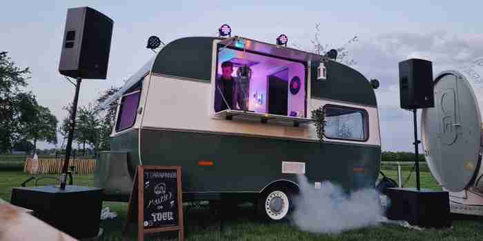 mobiele dj of vj boeken voor uw evenement