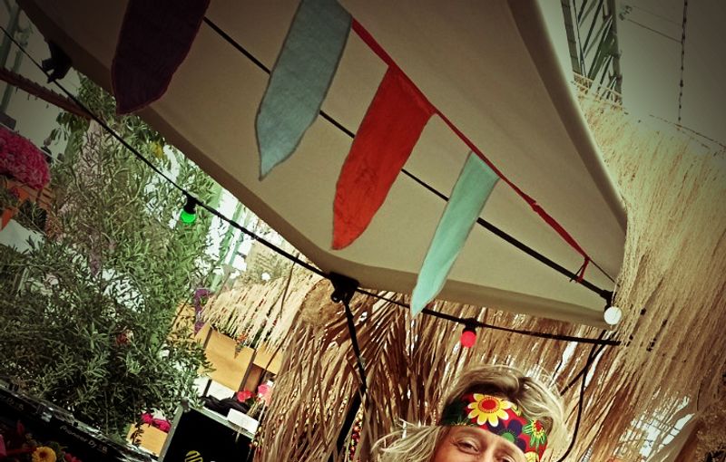 Alie Alice Keyz Hippie Floriade