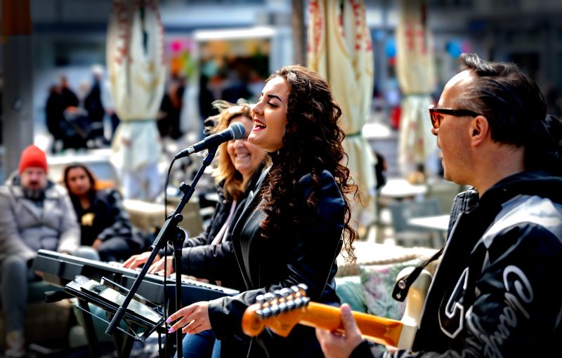 Alie Donna Alex Terrassen Festival Walking Talk Band