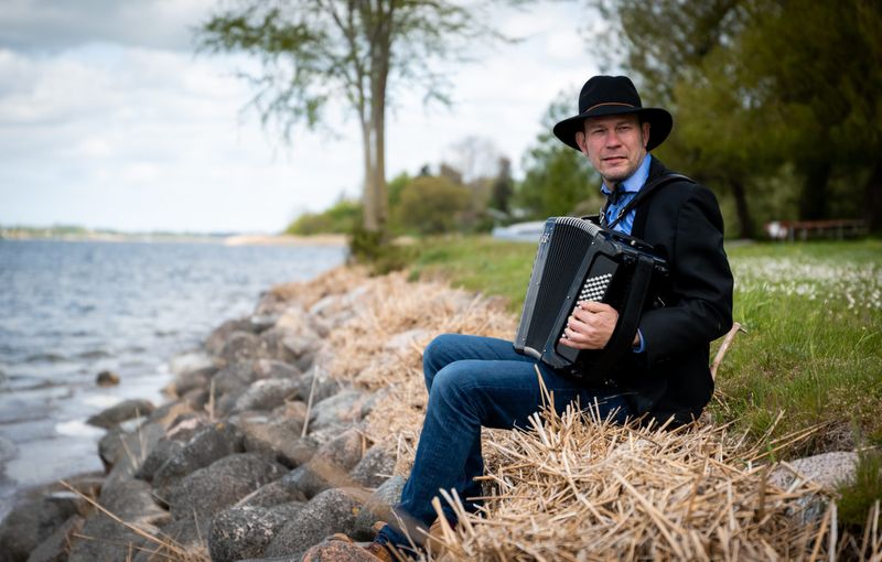 book din musikere hos Evenses!