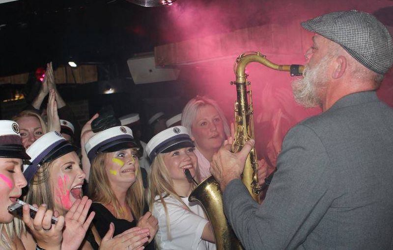 Saxofonist til bryllup