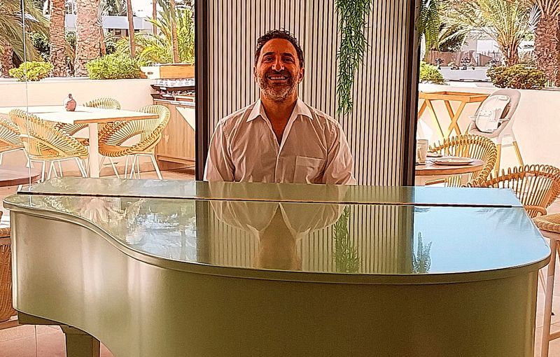 Formato versátil, apto para interiores y exteriores controlados.