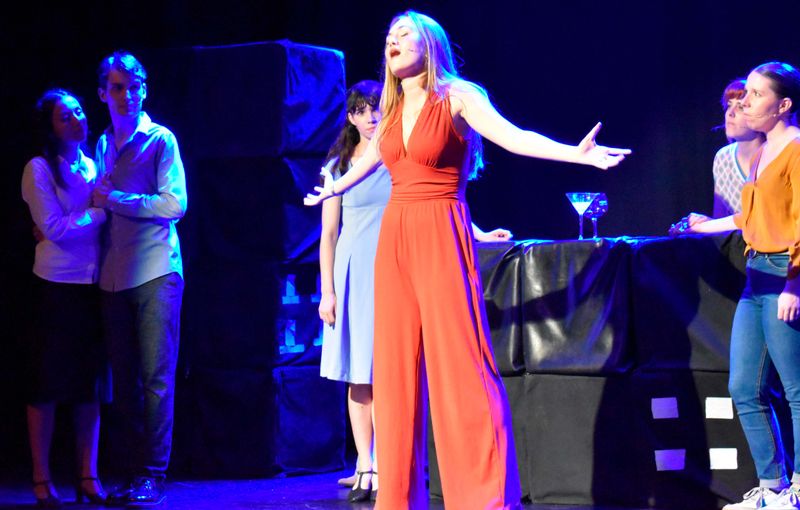 Bailarina y animadora en evento privado en Barcelona