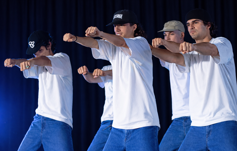 Show de danza moderna para festivales y eventos municipales