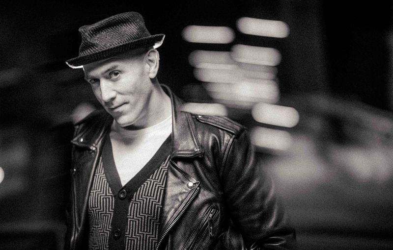 Concierto acústico de guitarra y voz en evento privado