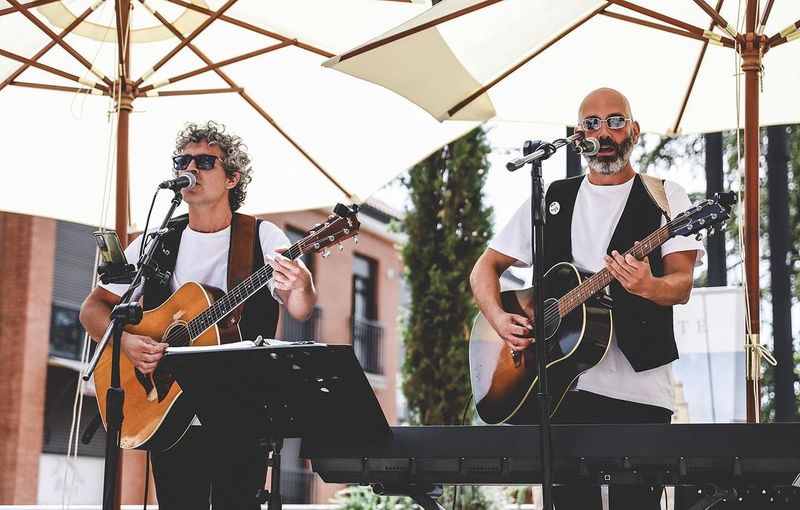 Contrata a the Best Dúo Beatles Tribute