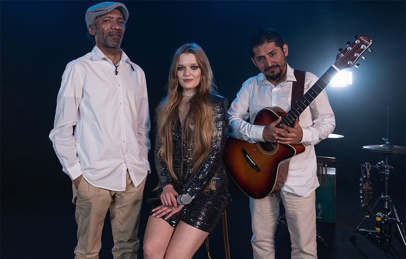 Trío acústico para eventos con clase