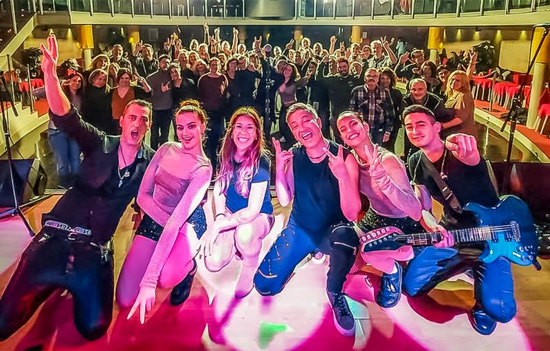 Tributo a Madonna tras el show: una banda entregada y un público encantado tras revivir los mejores hits de los 80.