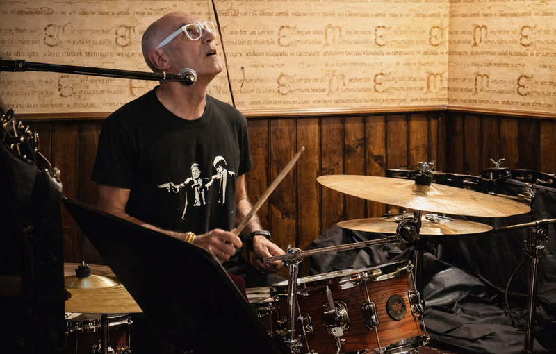 Banda de versiones ochenteras en fiesta privada