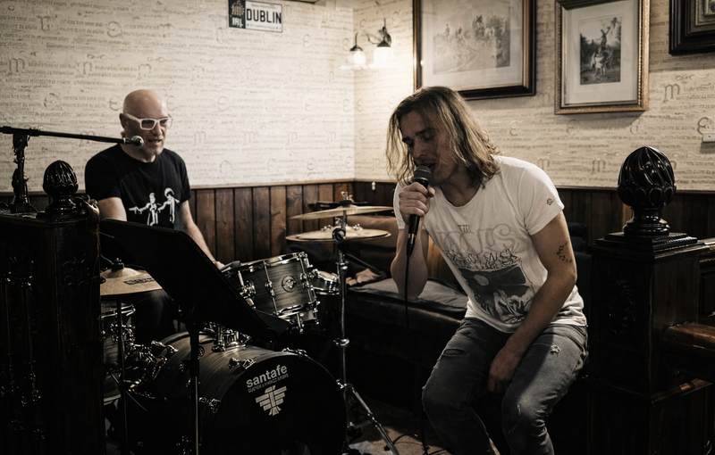 Concierto de versiones pop rock español para bodas