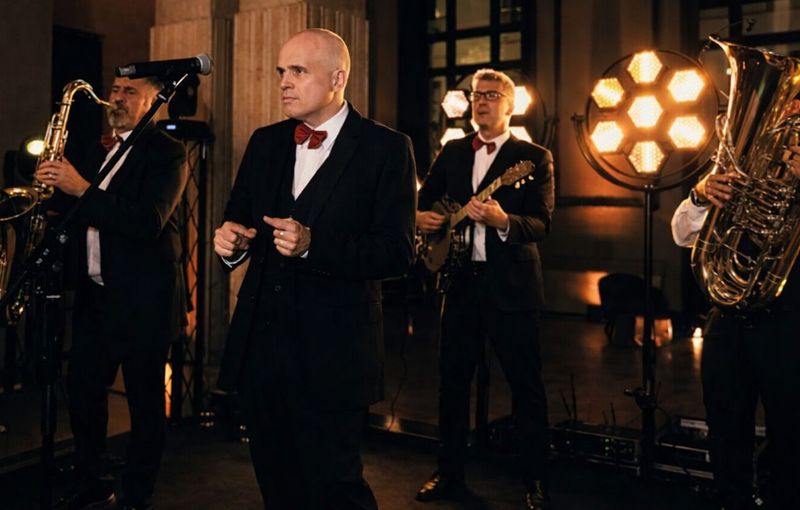 Cuarteto de saxofón y música en directo para cóctel de boda elegante